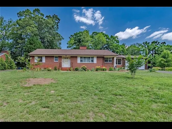 246 Fairview Ave, Mount Airy, NC 27030