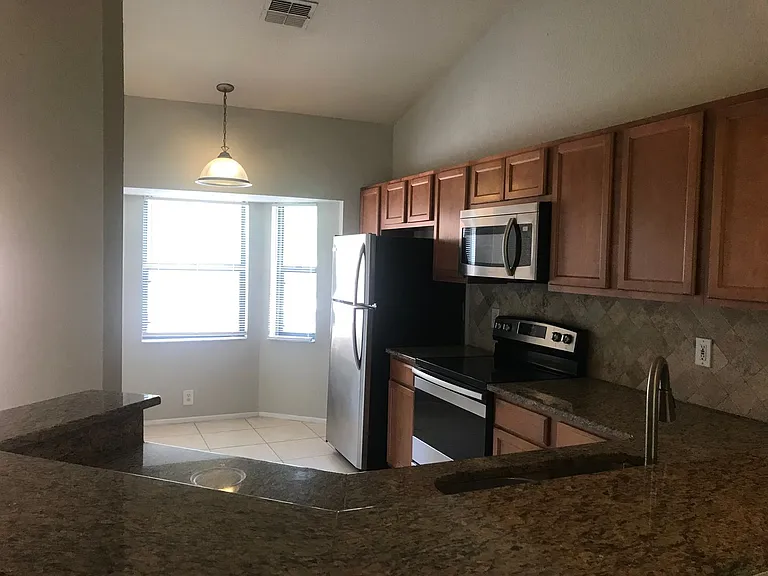 7709 Sugar Bend Dr — Photo 6