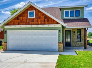 1833 Lois St, Kerrville, TX 78028