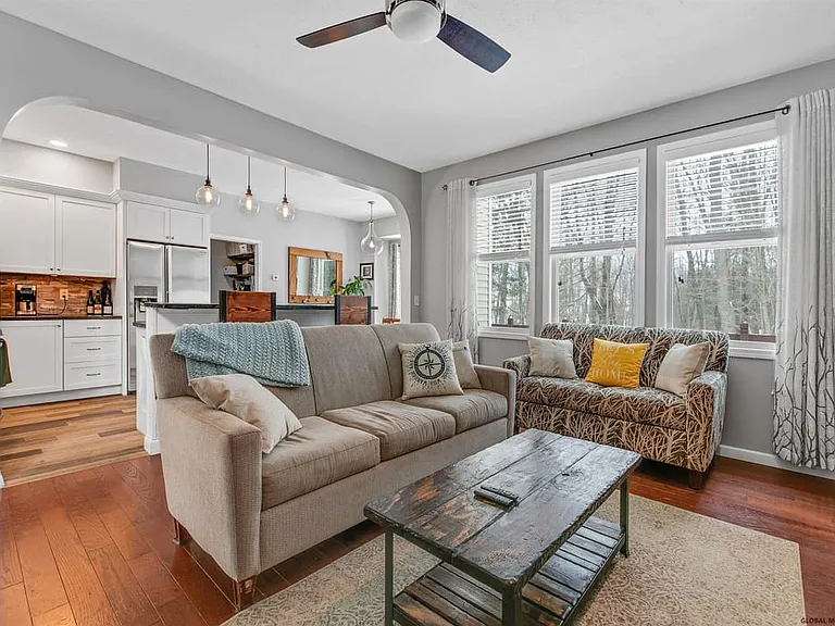 34 Thistle Dr — Photo 13