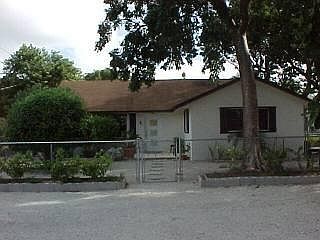 1st image of 118 1st Ave