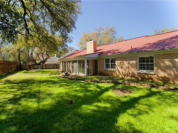 3rd image of 6801 Mesa Dr
