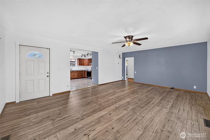 5th image of 233 Cascade Street