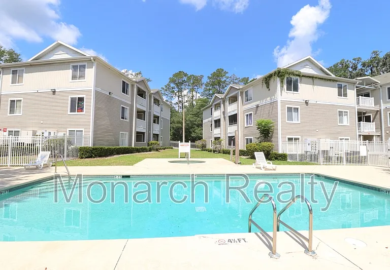4000 SW 23rd St #3-302 — Photo 2