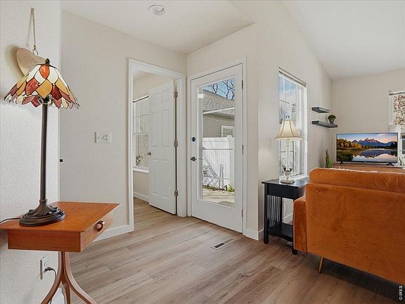 4th image of 2060 Stoney Hill Ct #81