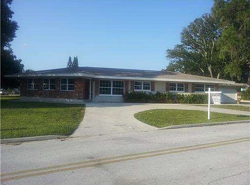 1st image of 831 Jasmine Way S