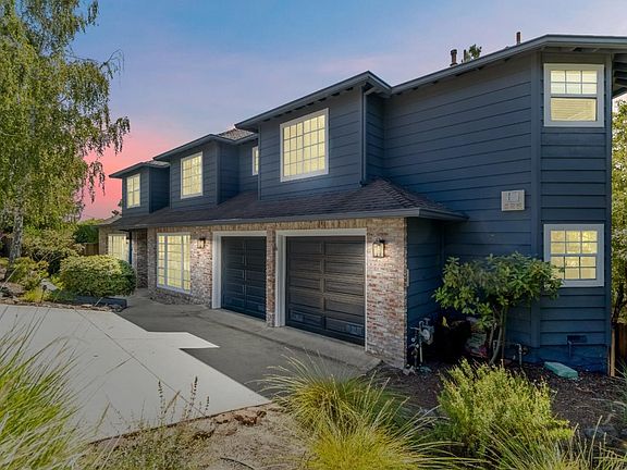 4th image of 782 Glenmere Way