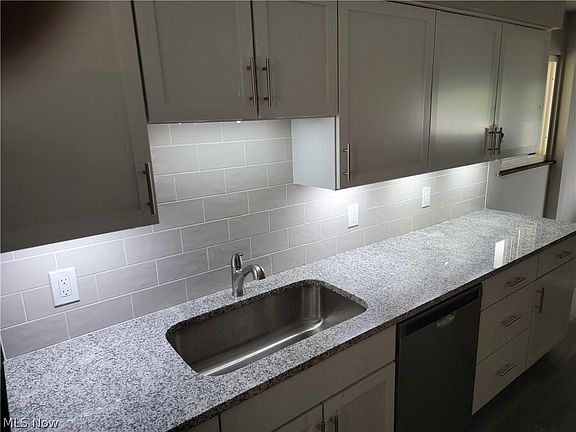 5th image of 13560 Brookhaven Blvd
