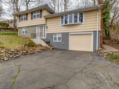 1190 Forest Road, New Haven, CT, 06515