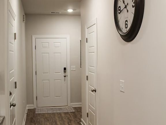 3rd image of 204 Telford Dr