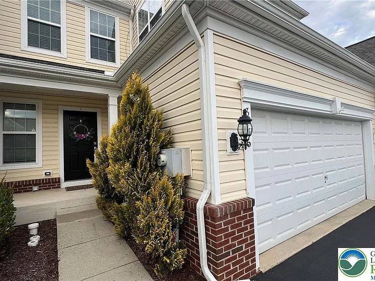 8536 Mayfair Ct — Photo 3