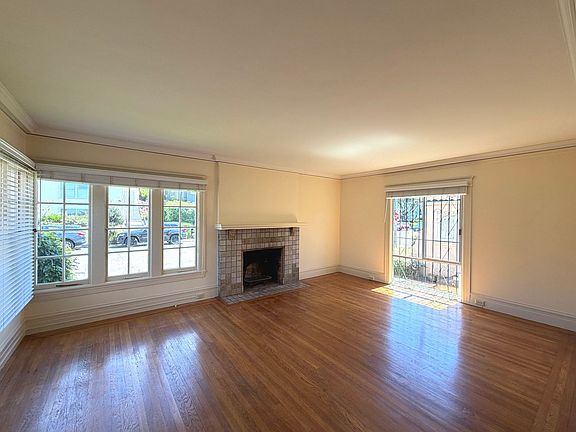 3rd image of 276 Santa Ana Ave