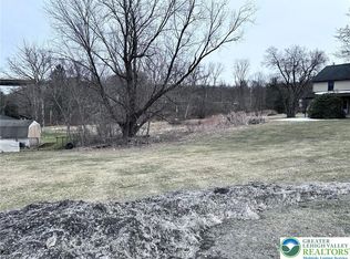 7761 Center St, Slatington, PA 18080