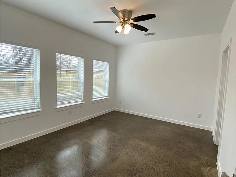 104 E Forest Ave — Photo 6