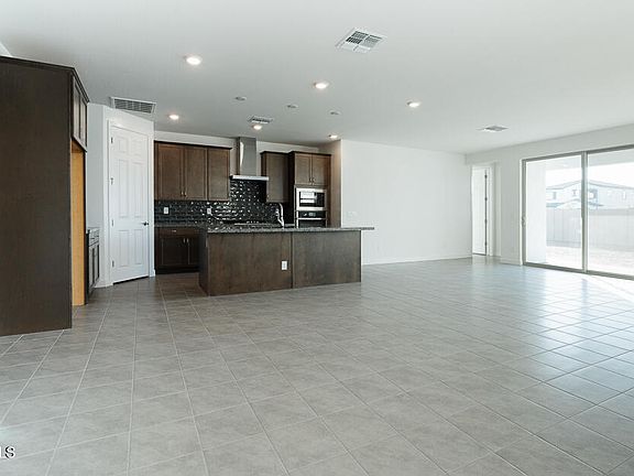 5th image of 1487 E ELEANA Lane