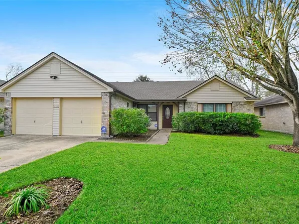 2310 Tall Ships Dr, Friendswood, TX 77546