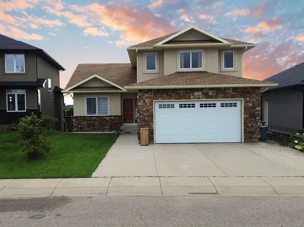 242 Whalley Crescent, Saskatoon, SK S7T 0N9