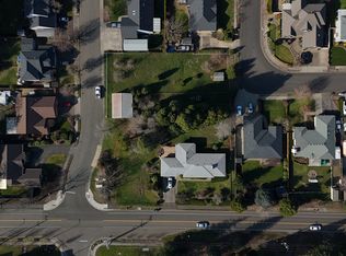 19531 Central Point Rd, Oregon City, OR 97045