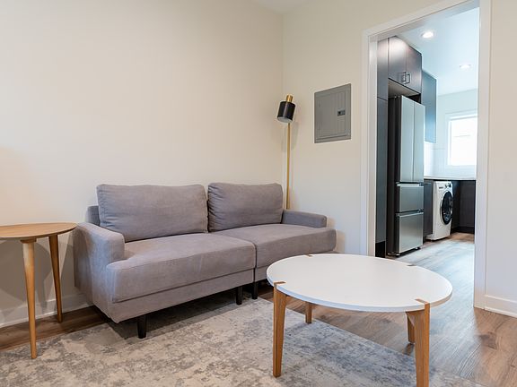 4th image of 1020 N Laurel Ave APT 7