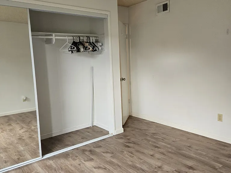 6321 Benhurst Ct — Photo 13