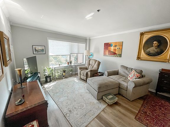 2nd image of 2200 Hamilton Dr Unit 810
