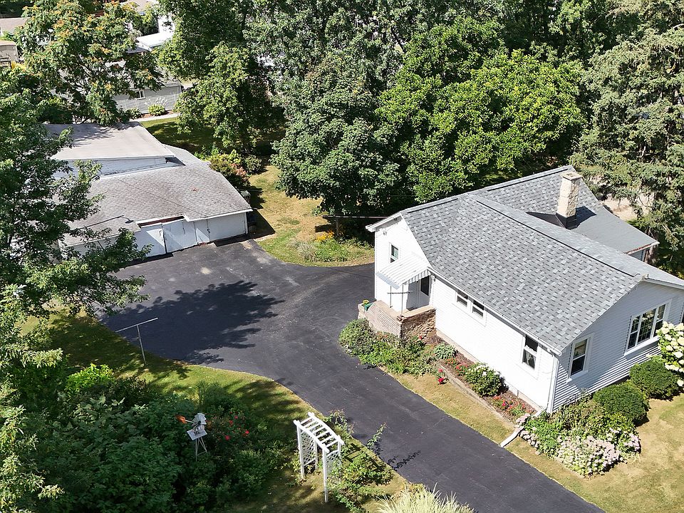 1st image of 150 E 2nd Ave
