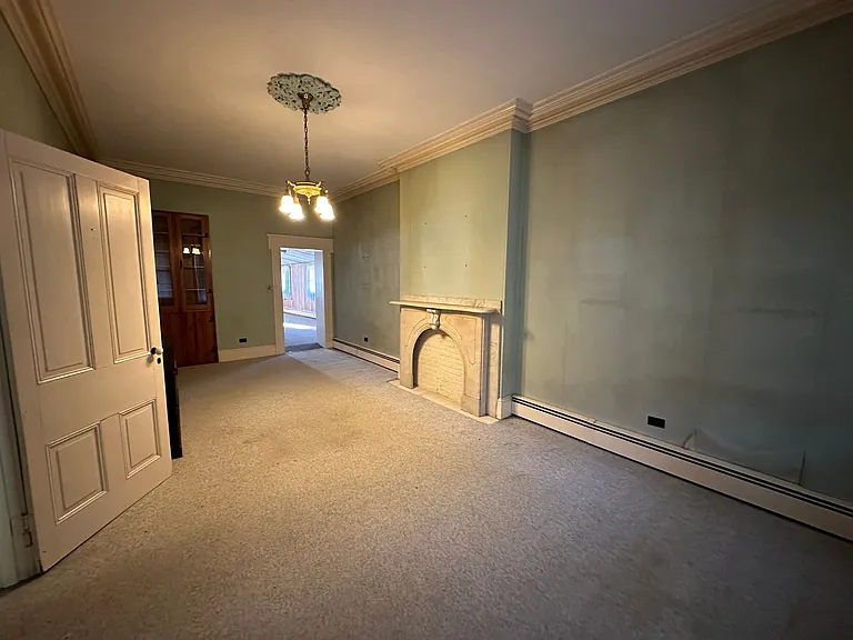 102 N River St — Photo 4