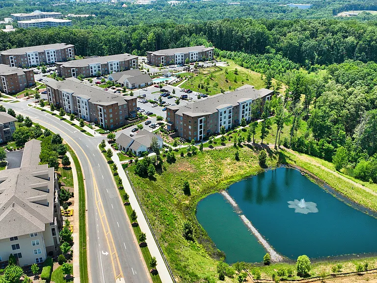 Pointe at Research Park Apartments — Photo 42