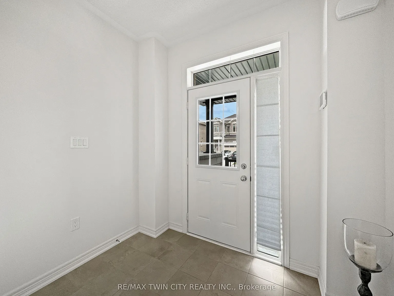 3 bed, $2,950 — Photo 3