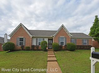 6747 Ross Manor Dr, Memphis, TN 38141