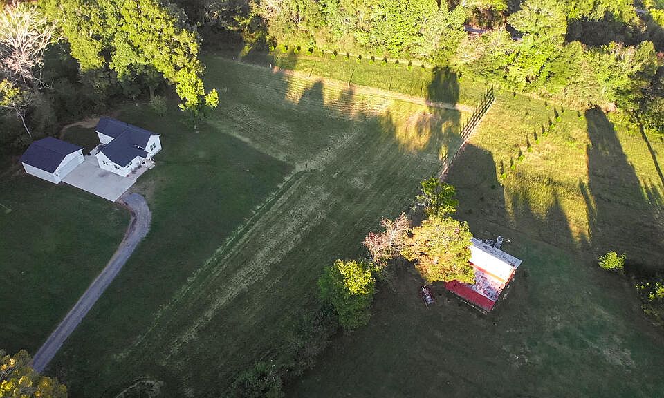 2nd image of 0 Apison Rd