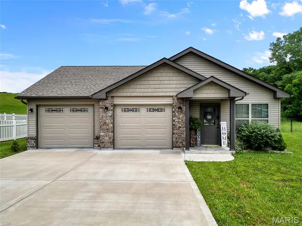 740 Lake Cottage Ct, Villa Ridge, MO 63089