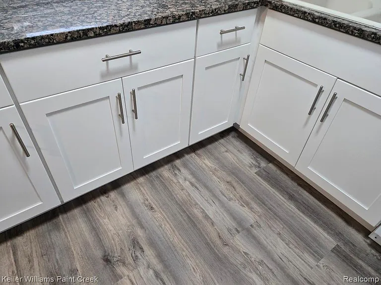 3105 Linwood Ave — Photo 12