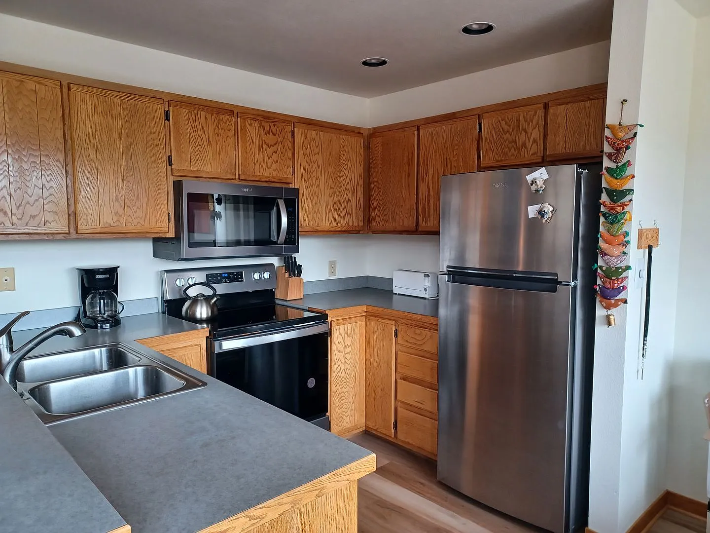 Light Bright 2 BDR plus Loft 3BATH — Photo 4