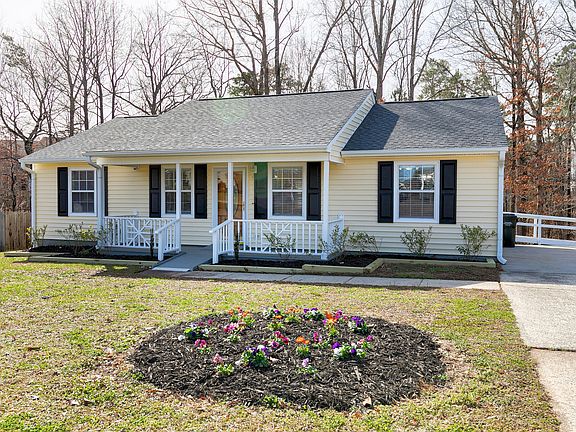 3rd image of 806 Larchwood Dr