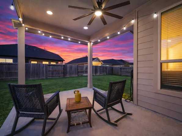 10267 Bayou Oaks Dr, Conroe, TX 77385