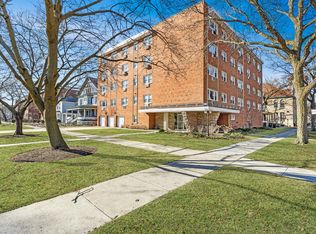 500 Lake St APT 301, Evanston, IL