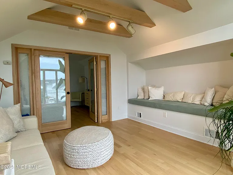 121 Bridge Ave — Photo 16