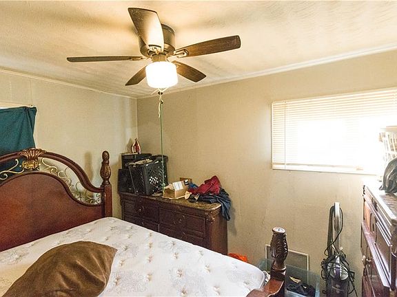 4th image of 3601 Norton Ave