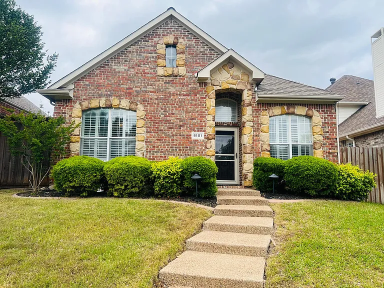 8101 Still Springs Dr — Photo 1