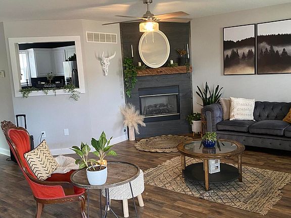3rd image of 3027 Mason Way