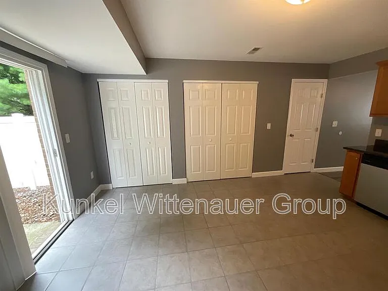 704 Fountain View Dr #F — Photo 7