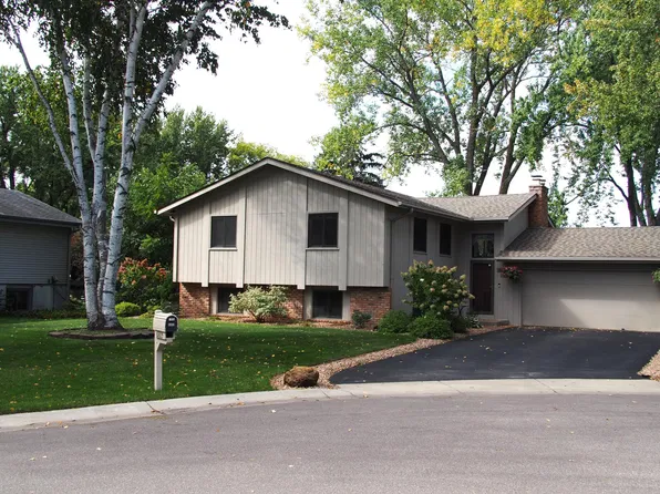 6805 Evergreen Ln N, Maple Grove, MN 55369