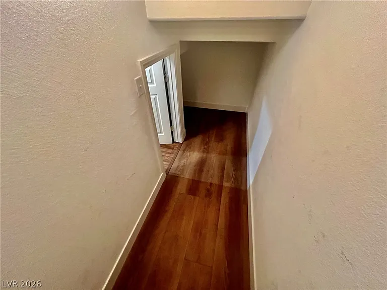 1324 Sun Village Ave — Photo 29