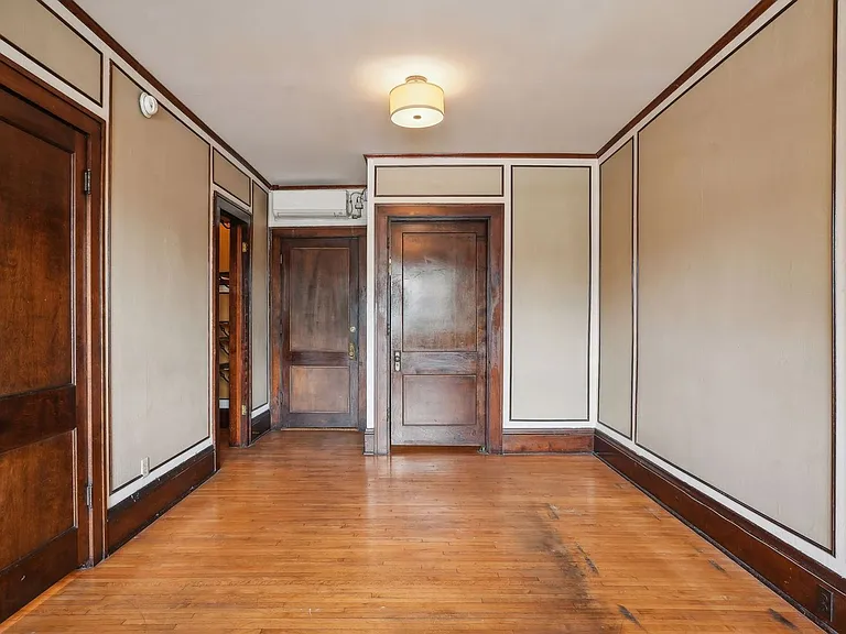 1426 West 31st Street — Photo 13