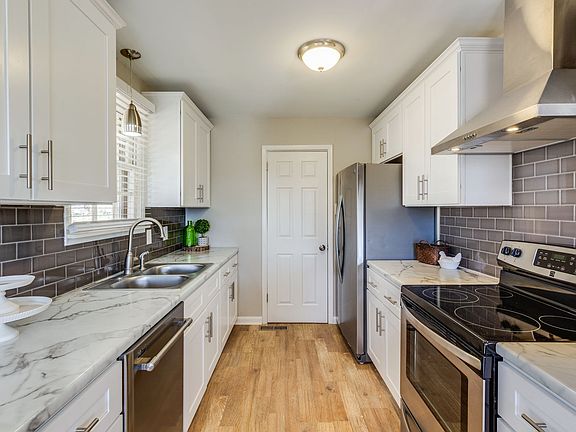 5th image of 4805 Whittier Dr
