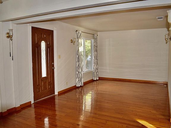 5th image of 5332 S St