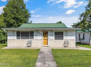904 Ridge Rd, Maryville, TN 37803