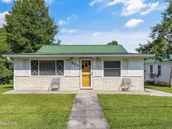904 Ridge Rd, Maryville, TN 37803