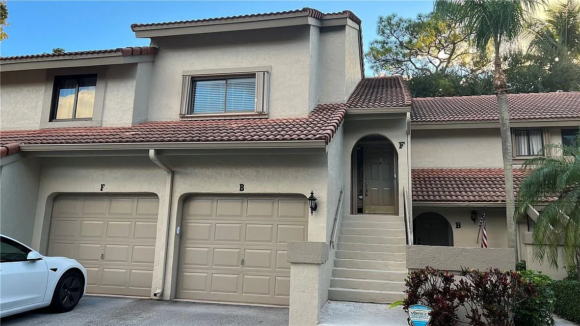 2 bed, 2.0 bath, 1110 sqft, $2,750 — Photo 1